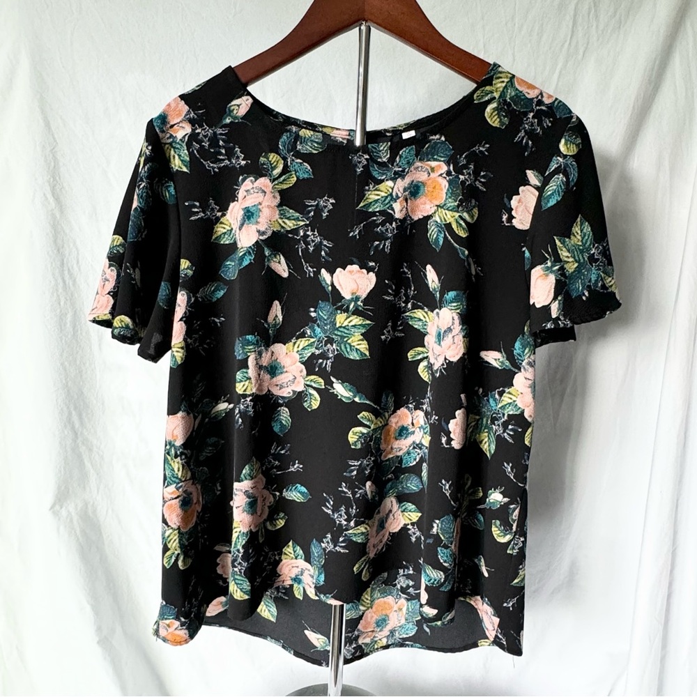 Floral Navy Top